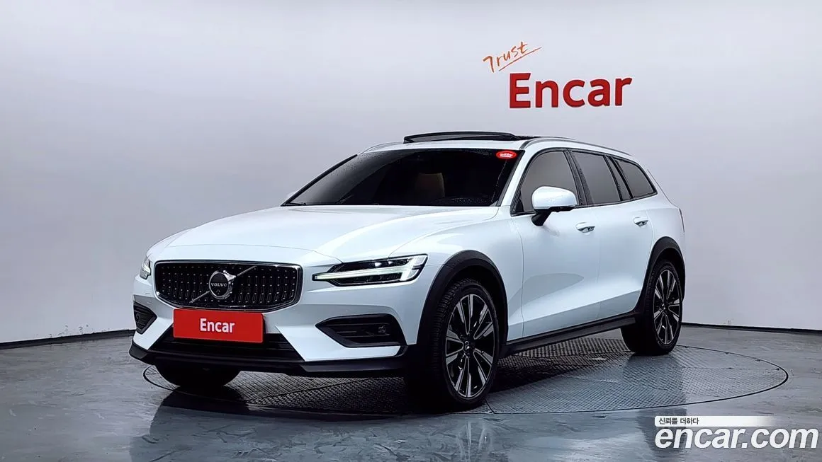 Volvo V60 — фото 1