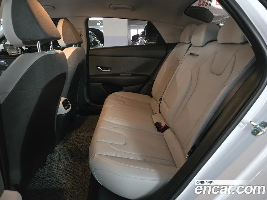 Hyundai AVANTE 2023 из KR, фото 3