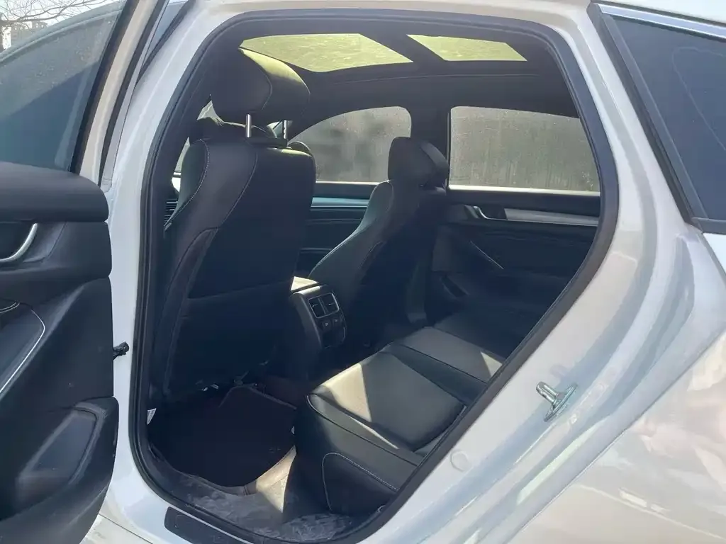 Honda Inspire 2023 из CN, фото 2