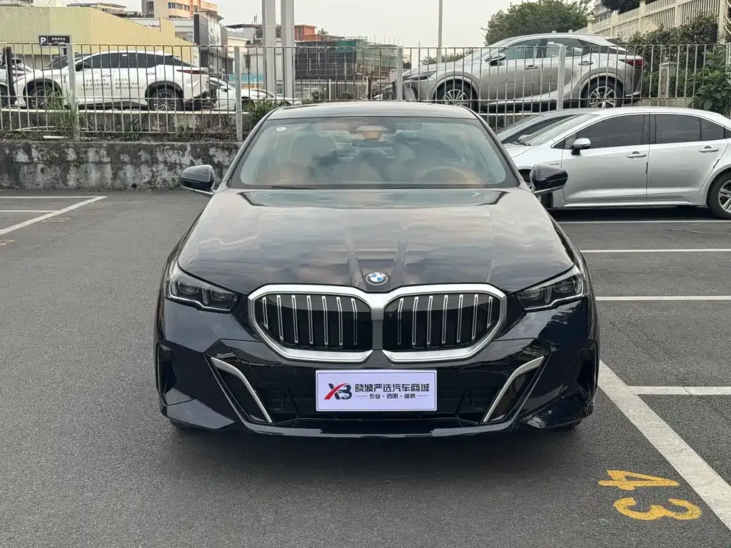 BMW 5 Series 2025 из CN, фото 3