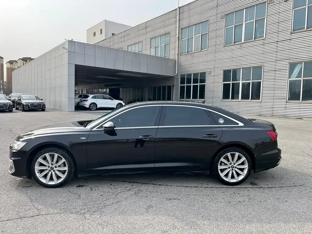 Audi A6L 2023 из CN, фото 10