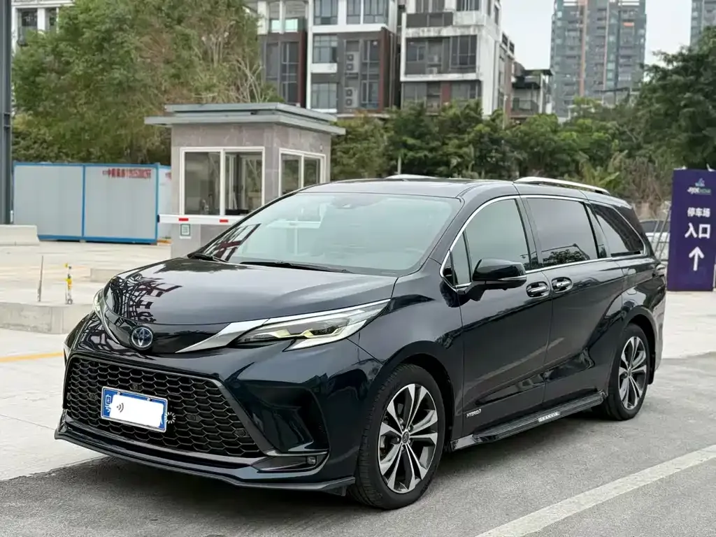 Toyota Granvia 2023 из CN, фото 1