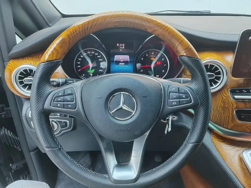 Mercedes-Benz V-Class 2024 из CN, фото 9