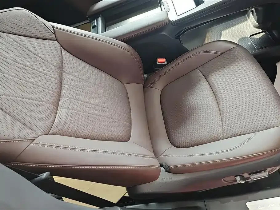Toyota Granvia 2024 из CN, фото 8
