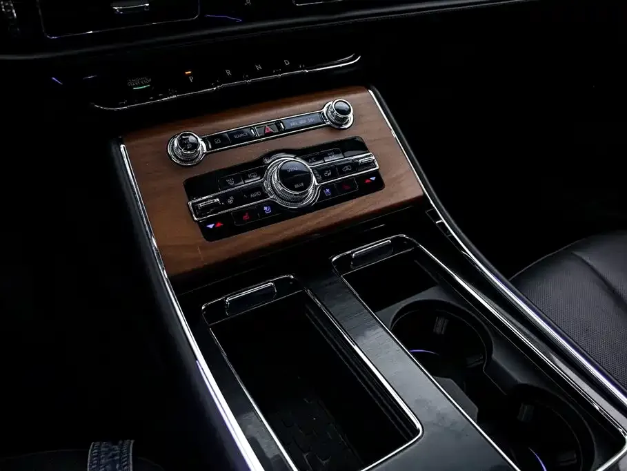 Lincoln Aviator 2023 из CN, фото 8