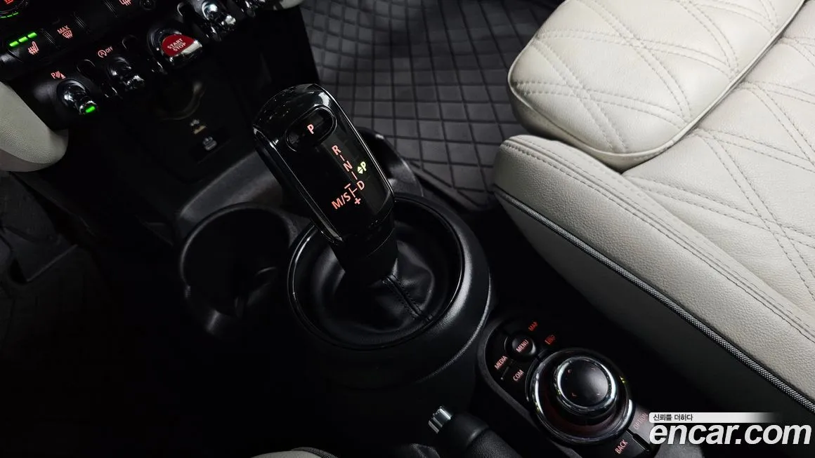 Mini Cooper Convertible 2023 из KR, фото 4