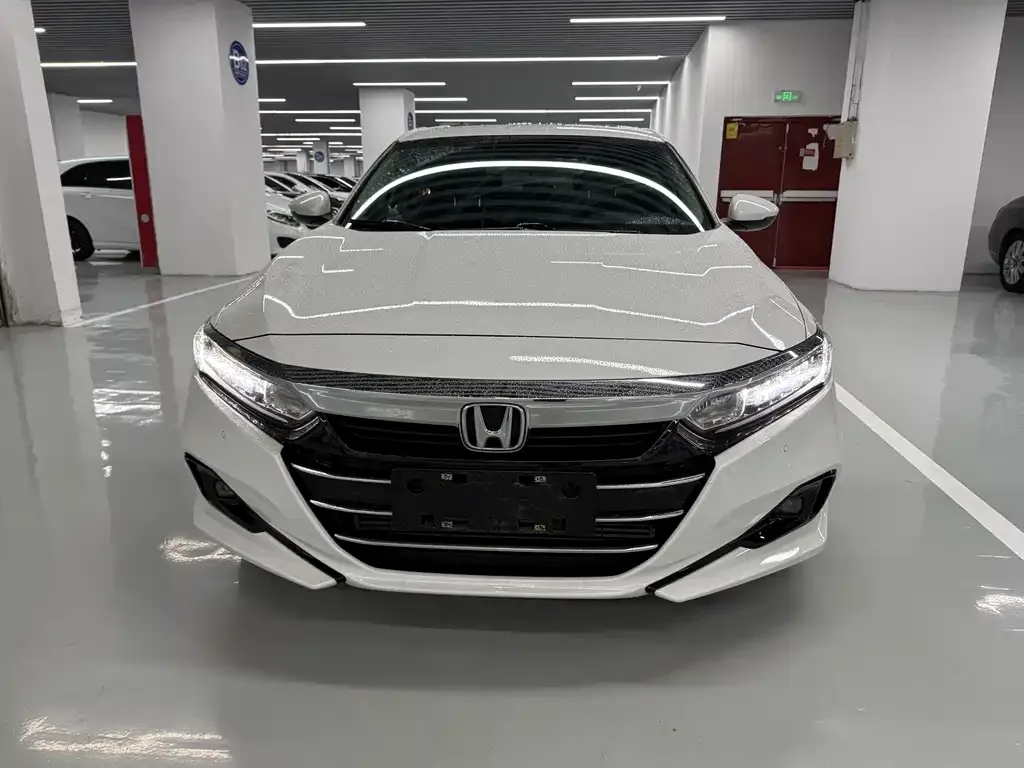 Honda Accord — фото 7