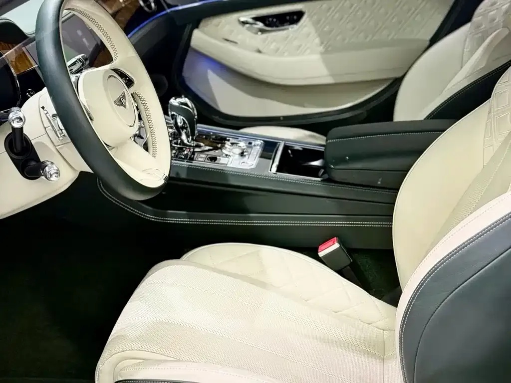Bentley Continental 2021 из CN, фото 5
