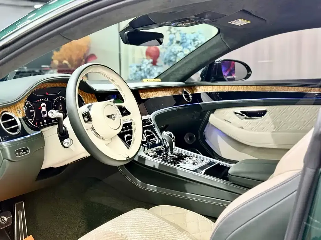 Bentley Continental 2021 из CN, фото 10