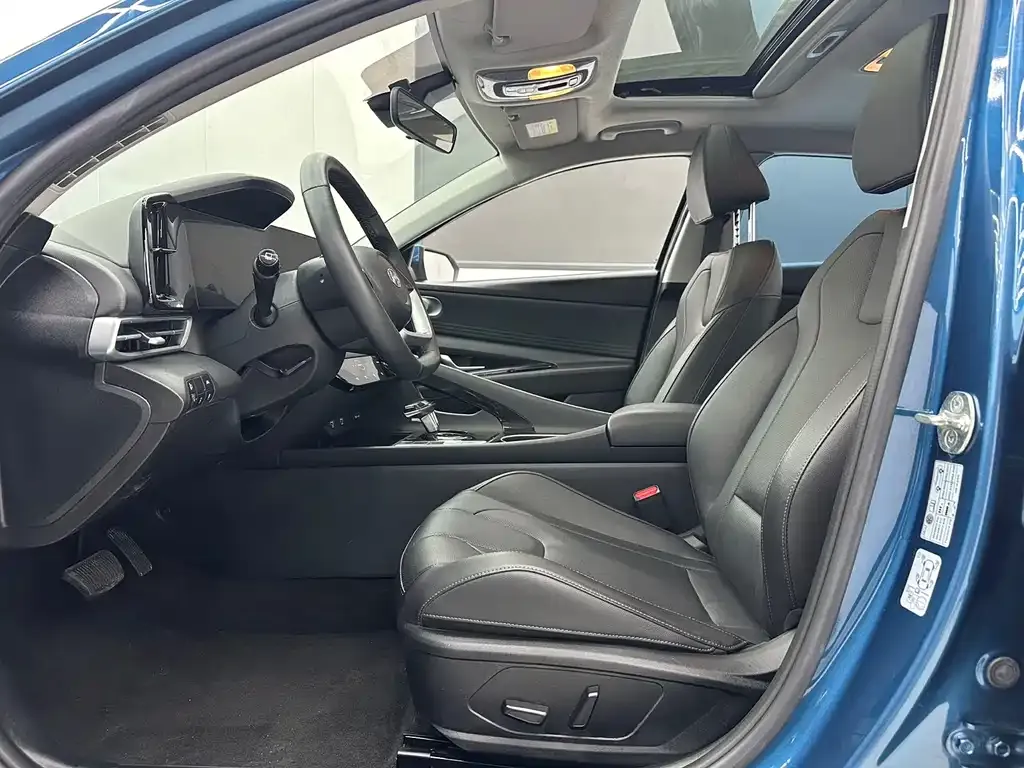 Hyundai Elantra 2022 из CN, фото 8