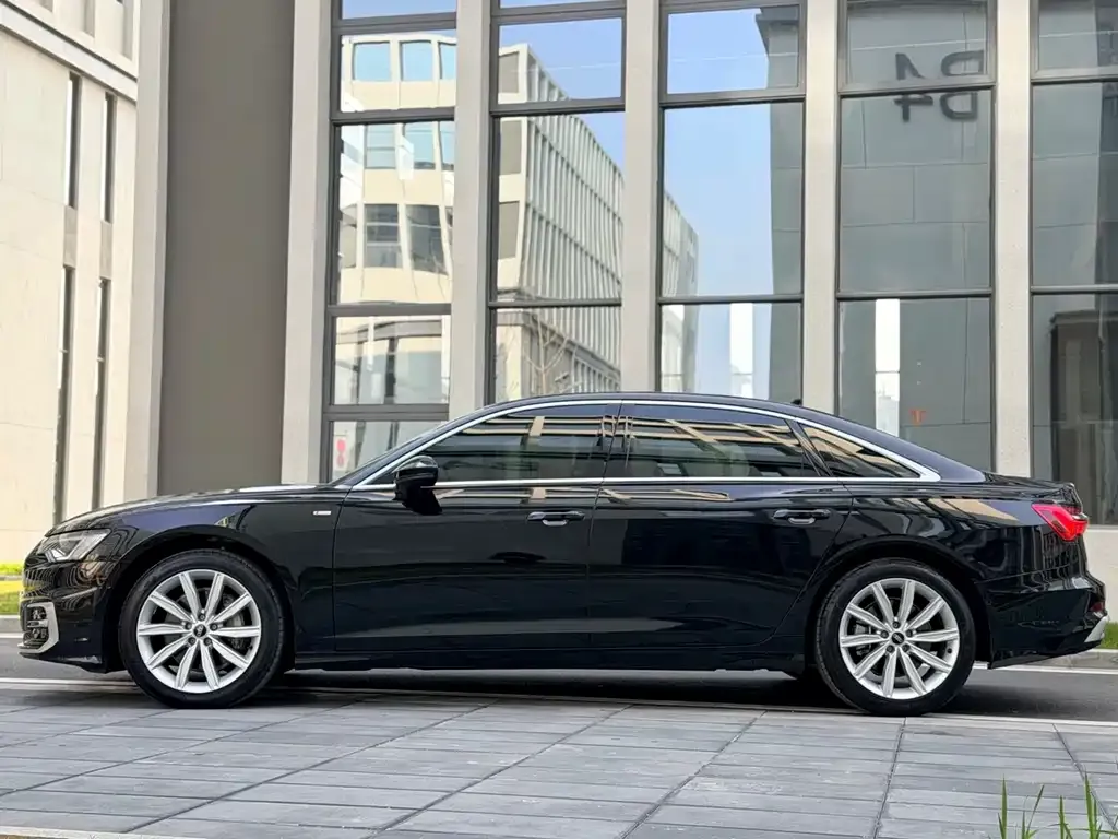 Audi A6L 2025 из CN, фото 6