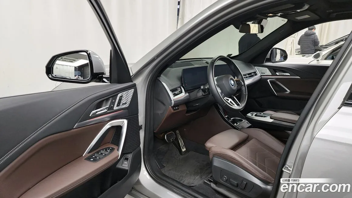 BMW iX1 2024 из KR, фото 8