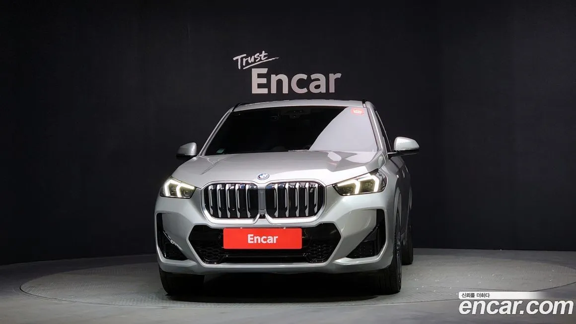 BMW iX1 2024 из KR, фото 2
