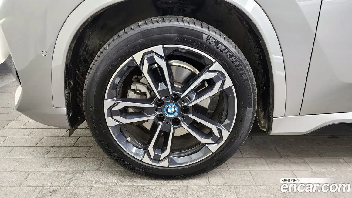 BMW iX1 2024 из KR, фото 7