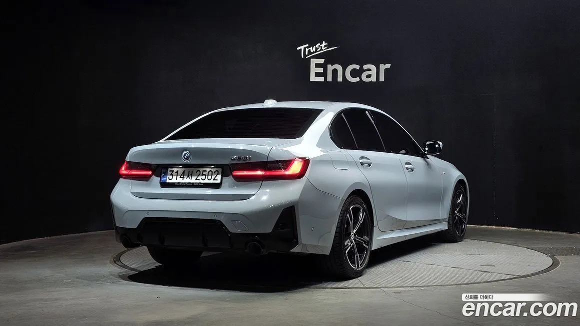 BMW 3-Series 2023 из KR, фото 6