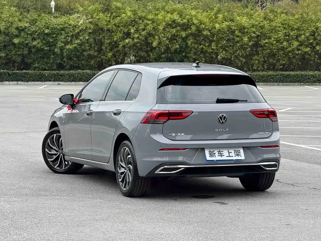 Volkswagen Golf 2024 из CN, фото 8