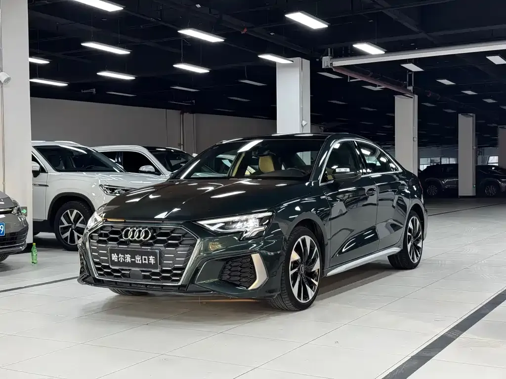 Audi A3 2023 из CN, фото 1