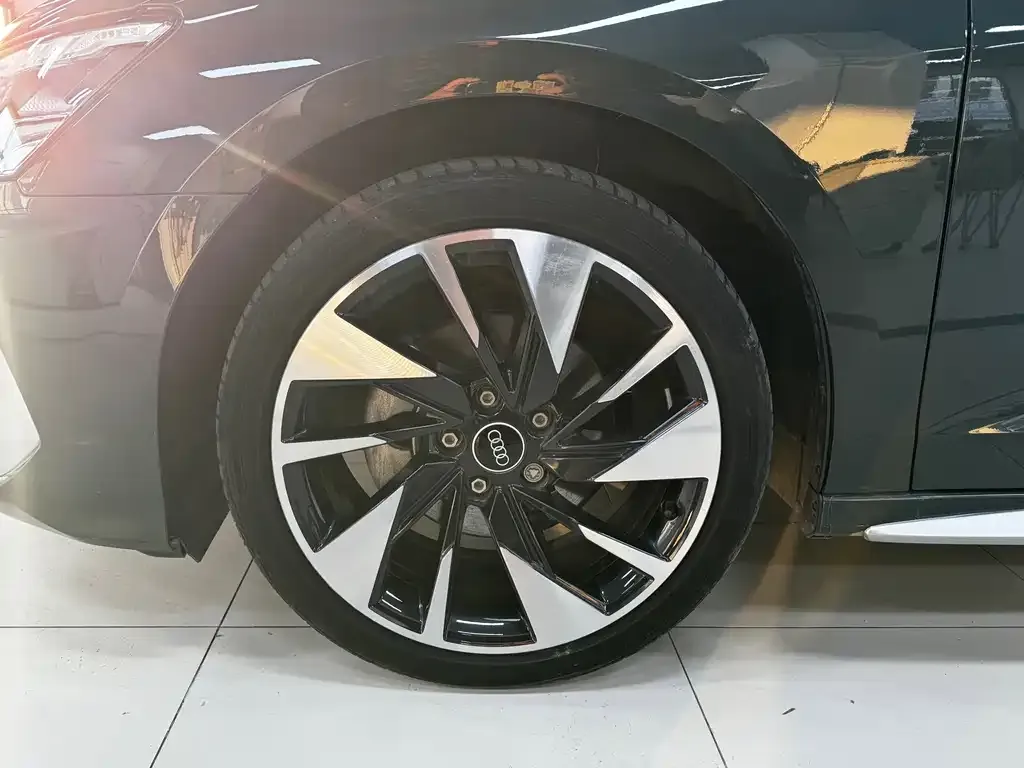 Audi A3 2023 из CN, фото 5