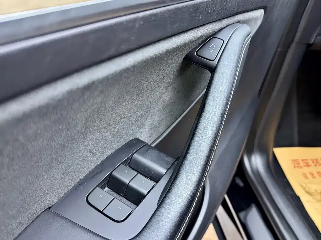 Tesla Model Y 2023 из CN, фото 3