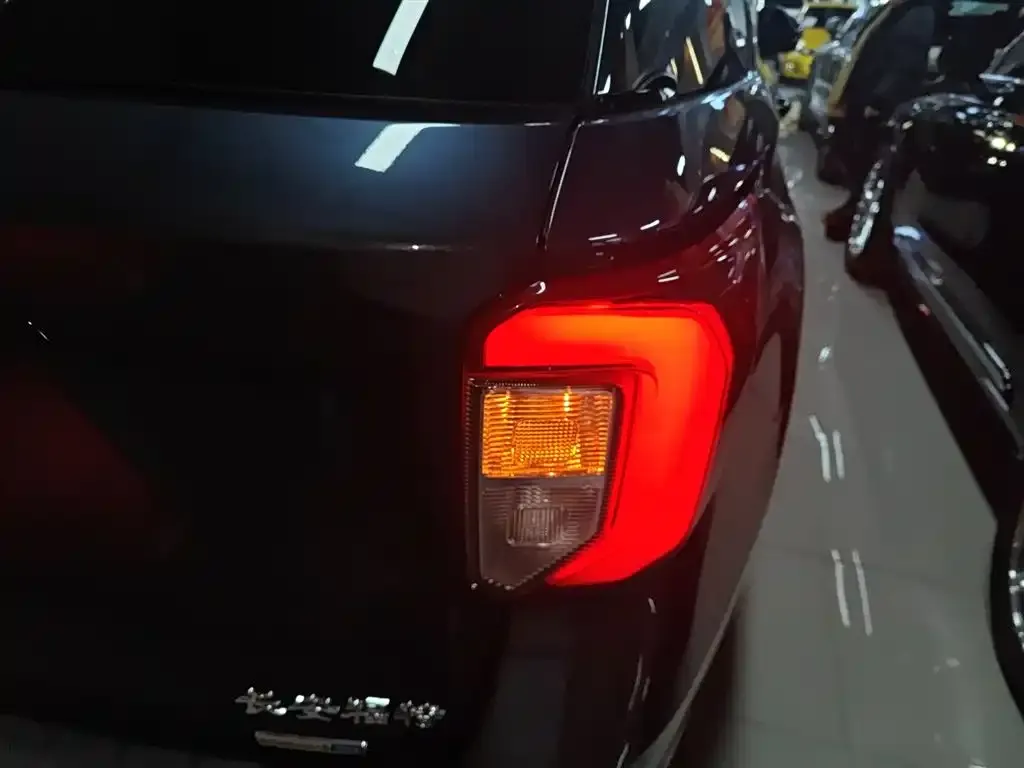 Ford Explorer 2022 из CN, фото 3