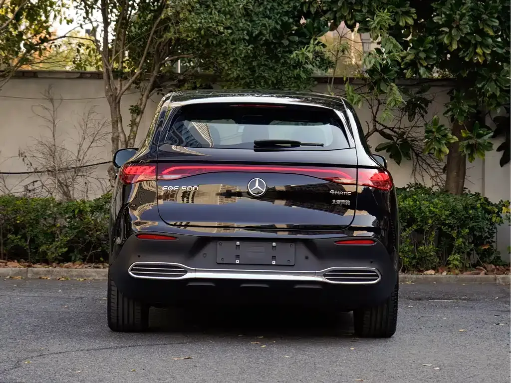 Mercedes-Benz EQE SUV — фото 8