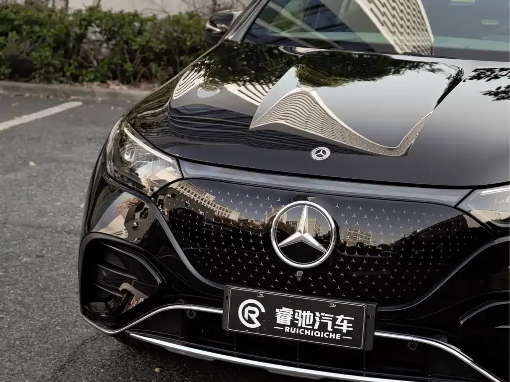 Mercedes-Benz EQE SUV — фото 3