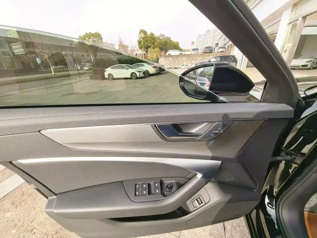 Audi A6L 2022 из CN, фото 3