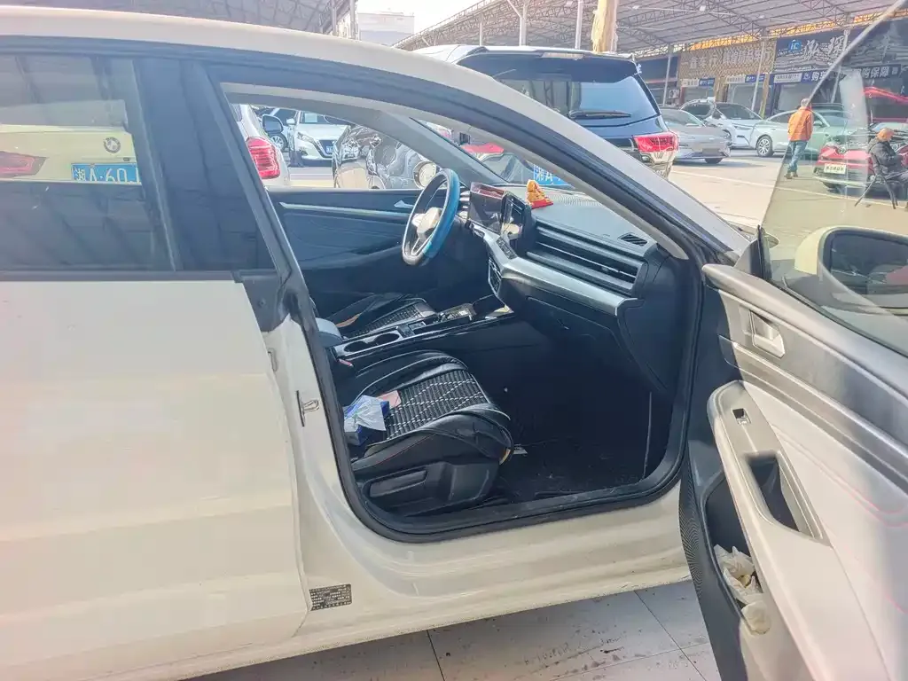 Volkswagen Lamando 2023 из CN, фото 2