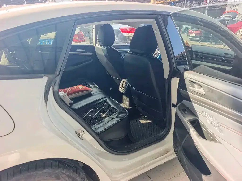 Volkswagen Lamando 2023 из CN, фото 4