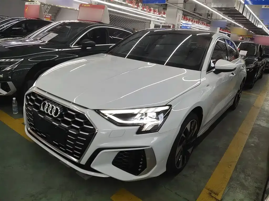 Audi A3 2023 из CN, фото 1