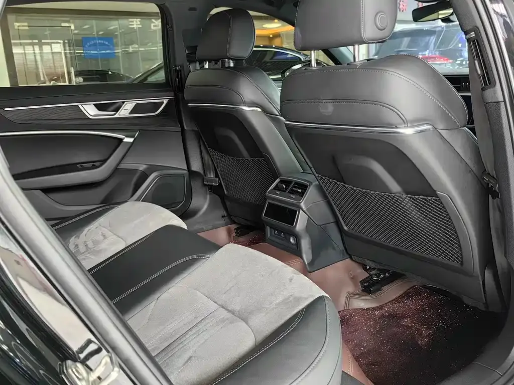 Audi A6L 2024 из CN, фото 8