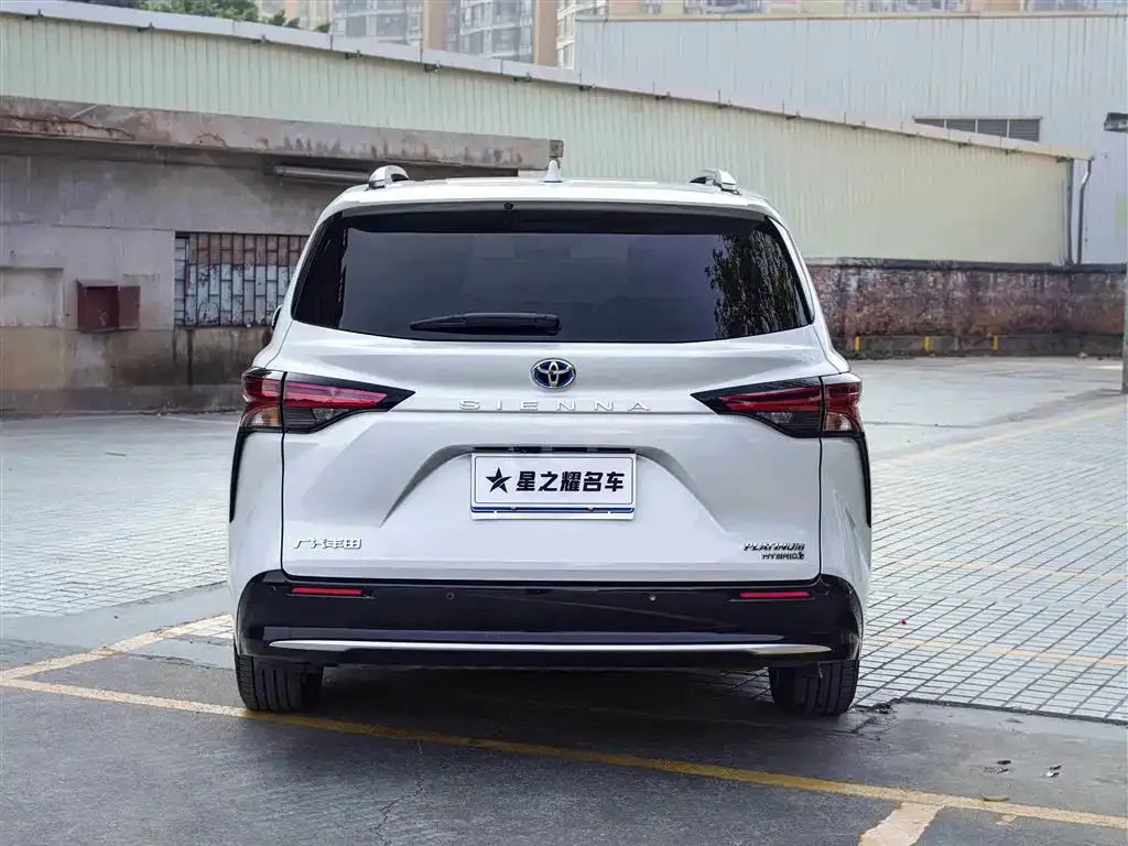 Toyota Sienna 2022 из CN, фото 4
