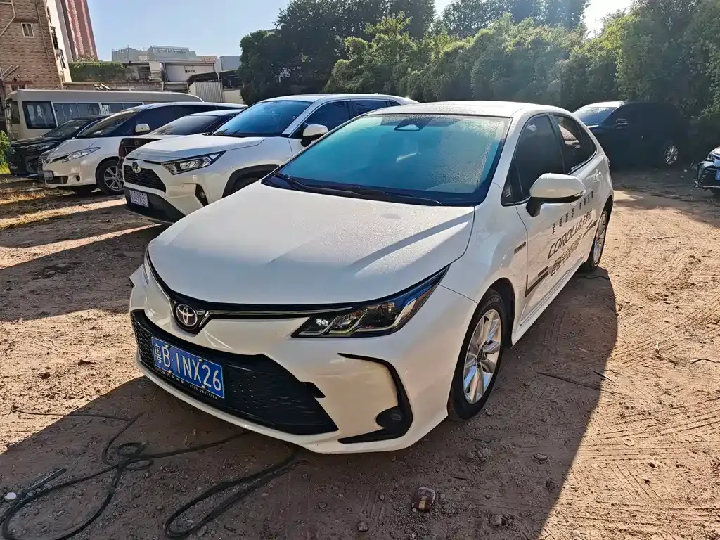 Toyota Corolla — фото 1