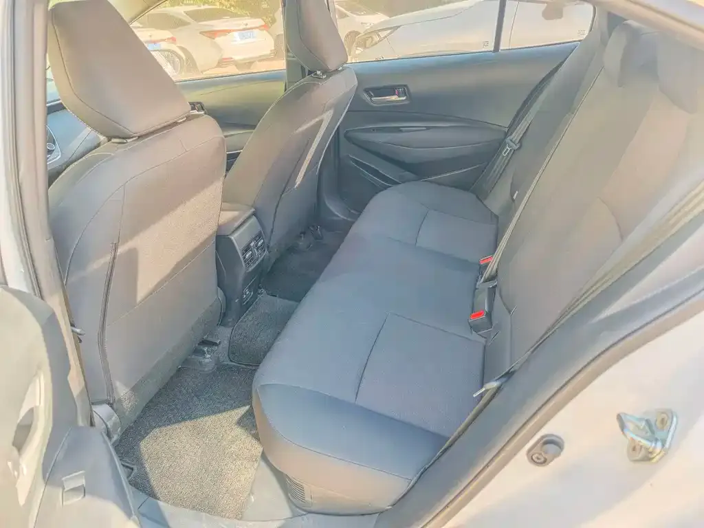 Toyota Corolla — фото 2