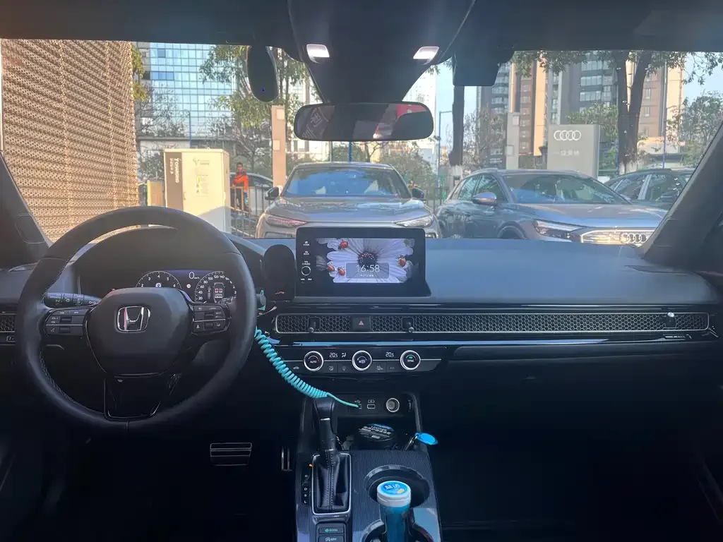 Honda Civic — фото 8