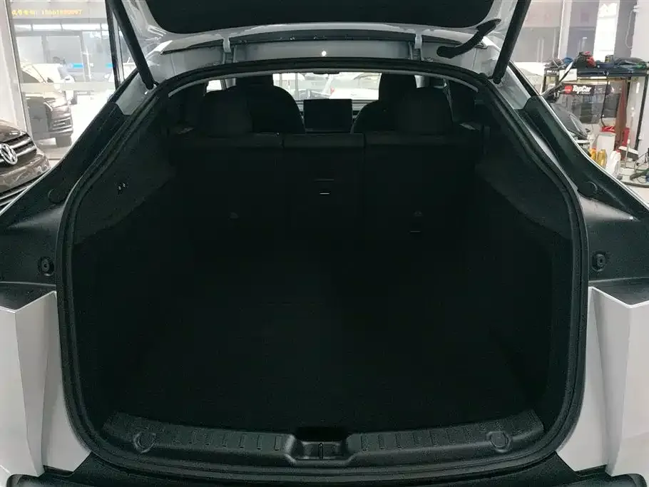 Tesla Model Y 2025 из CN, фото 2