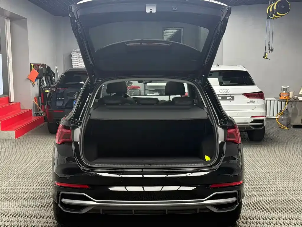 Audi Q3 2023 из CN, фото 8