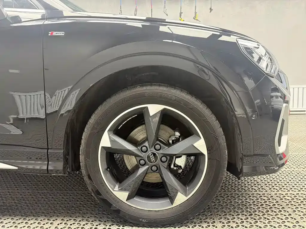 Audi Q3 2023 из CN, фото 7