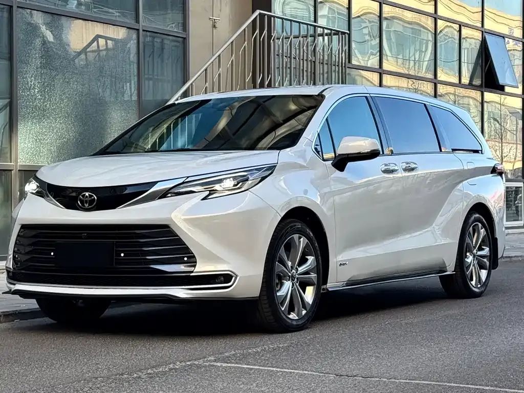 Toyota Sienna — фото 7