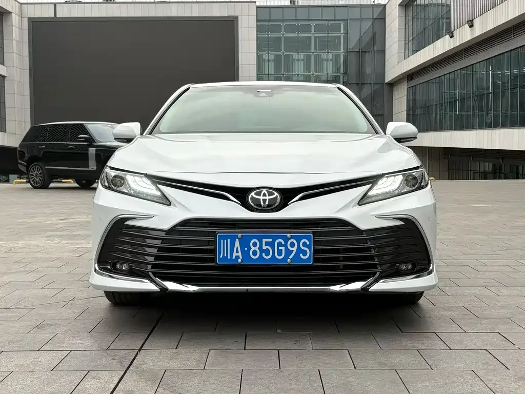 Toyota Camry — фото 4