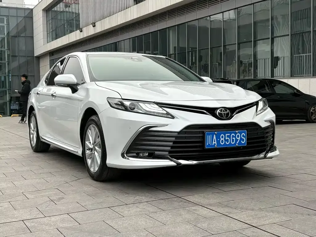 Toyota Camry — фото 9
