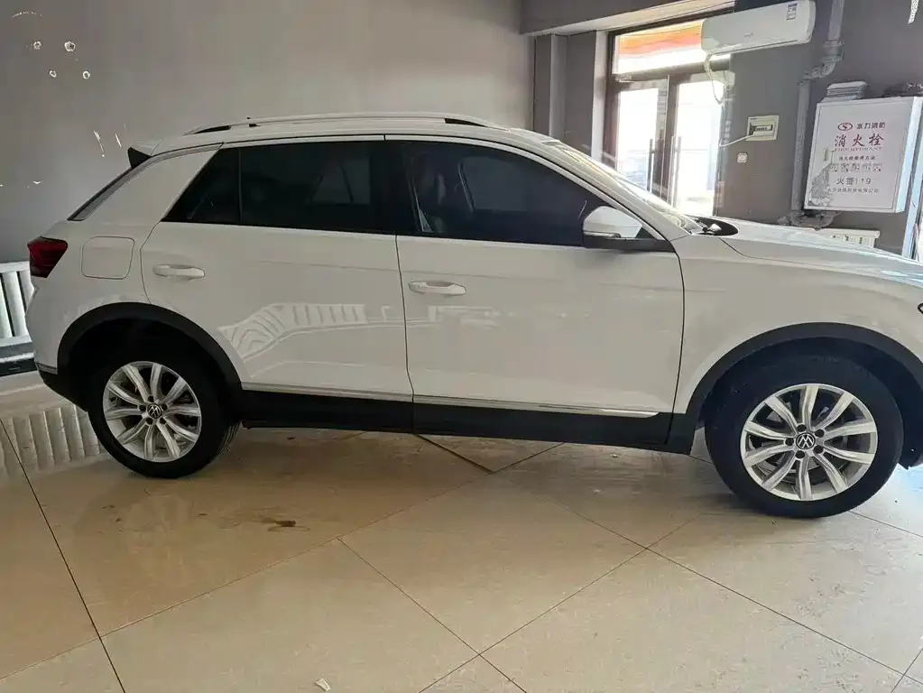 Volkswagen T-Roc 2023 из CN, фото 2
