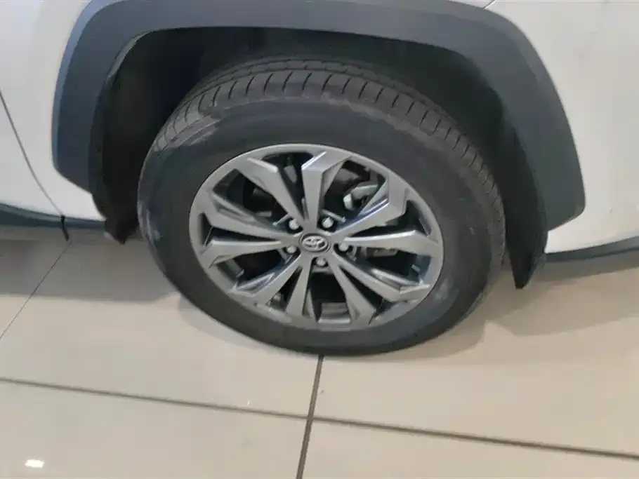 Toyota RAV4 2024 из CN, фото 5
