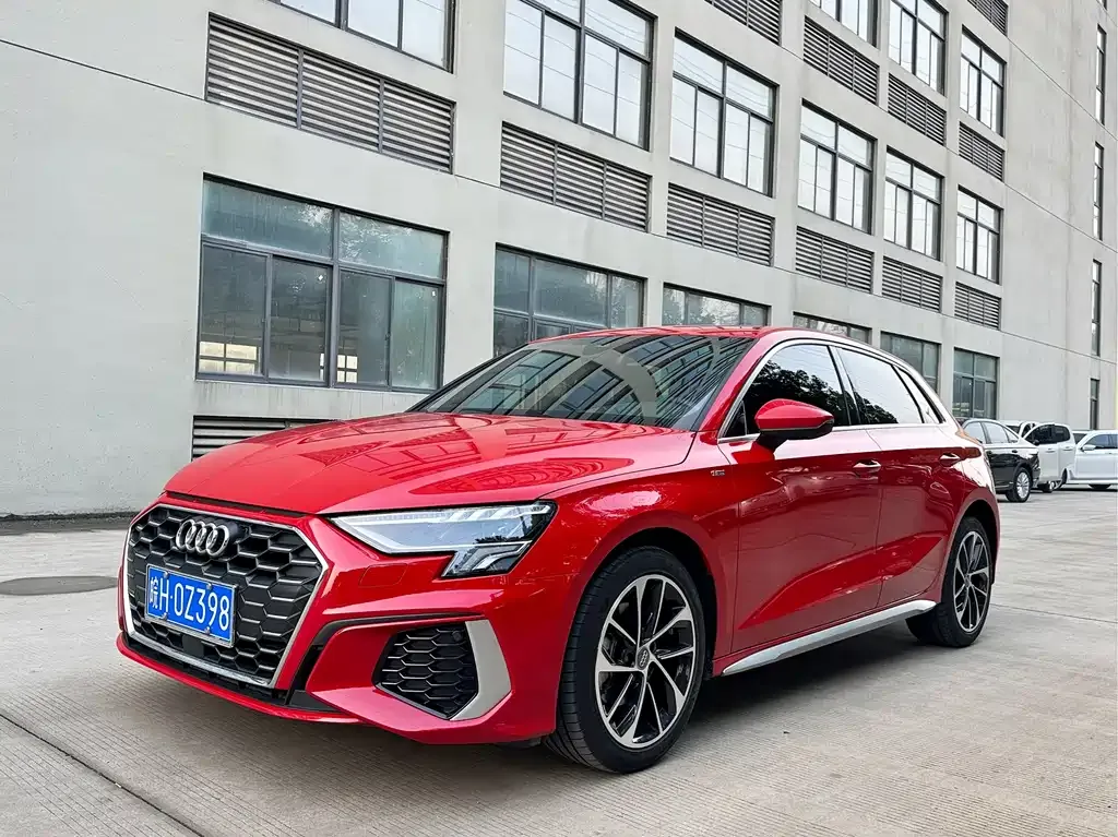 Audi A3 — фото 1