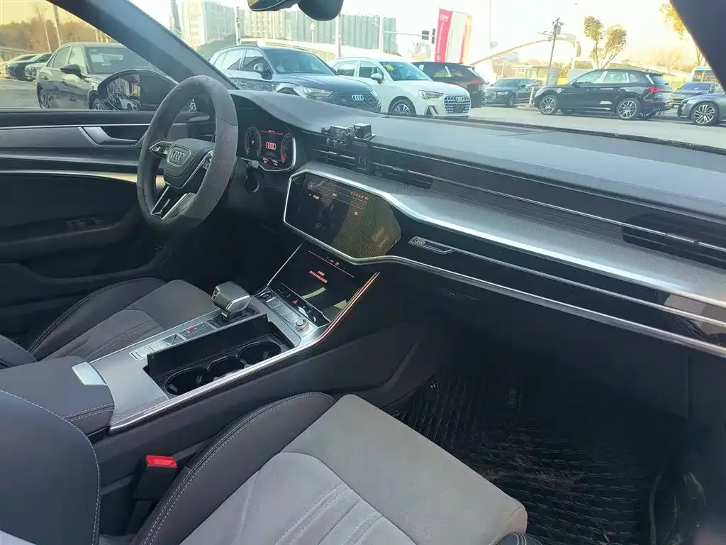 Audi A6L 2024 из CN, фото 4