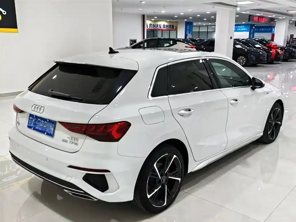 Audi A3 2023 из CN, фото 3
