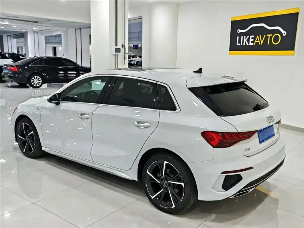 Audi A3 2023 из CN, фото 9