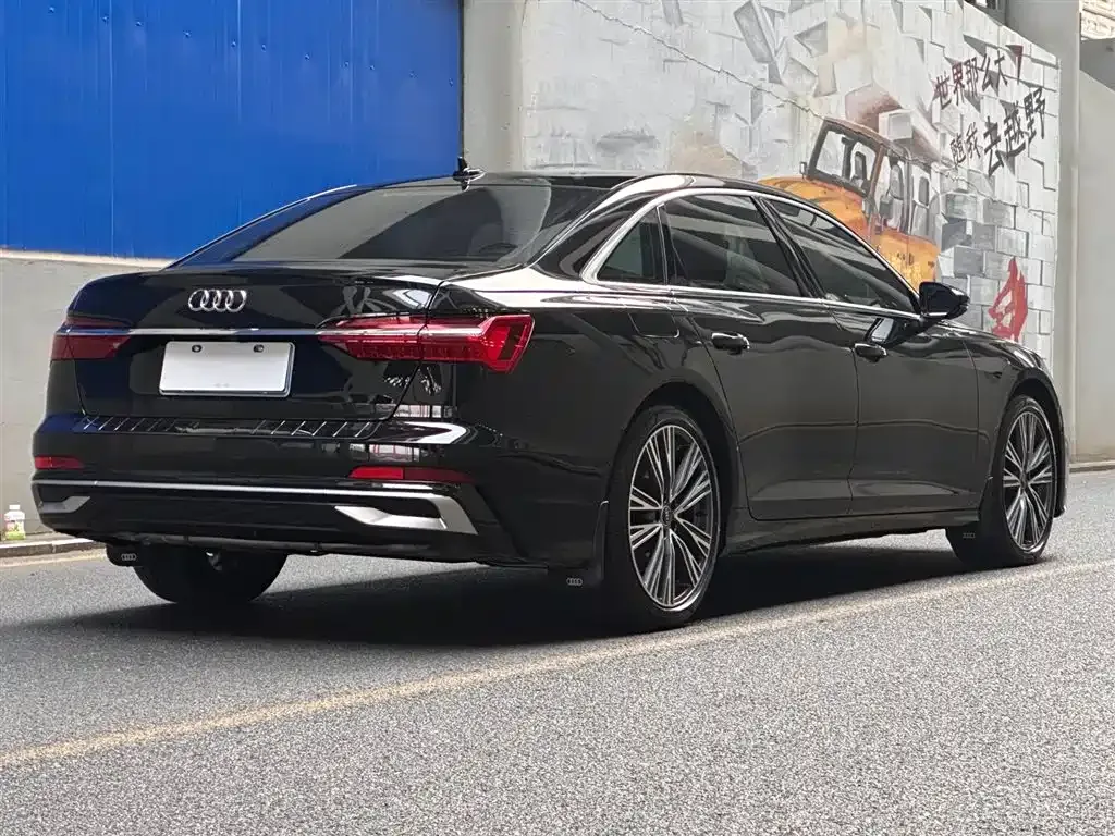 Audi A6L — фото 8