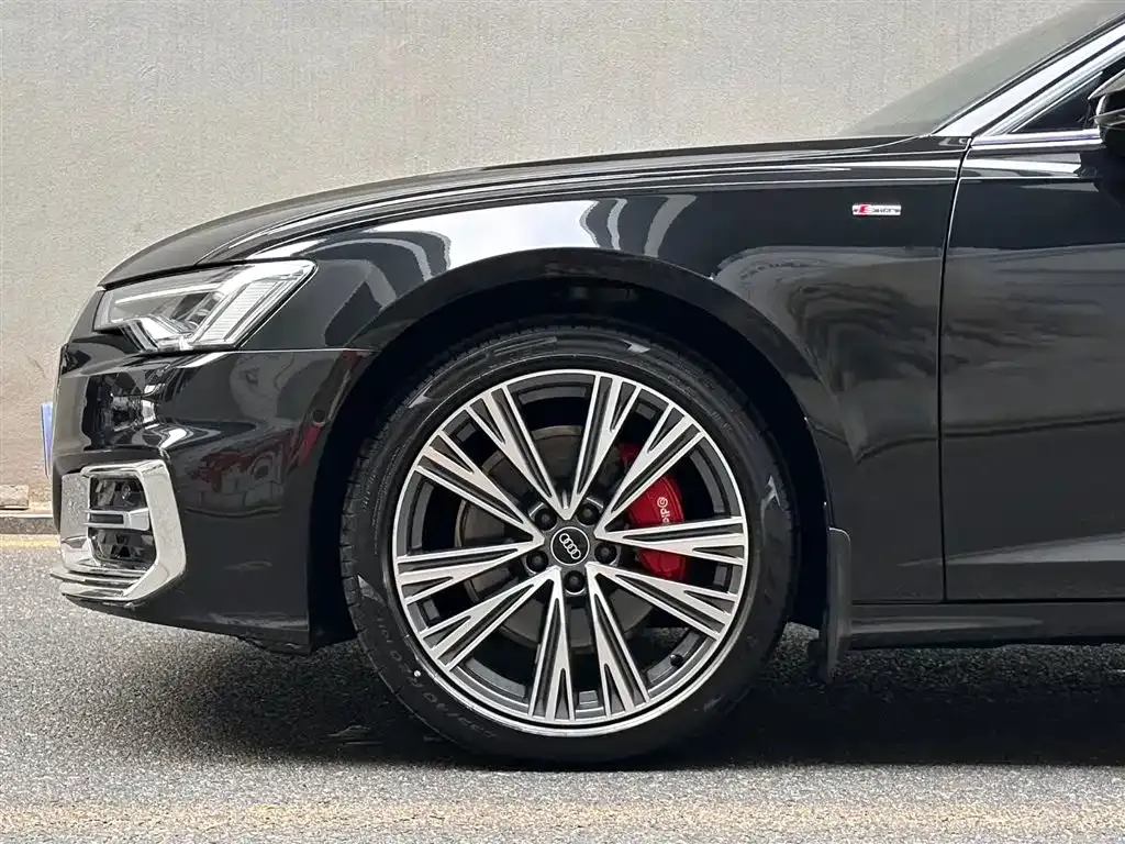 Audi A6L — фото 9