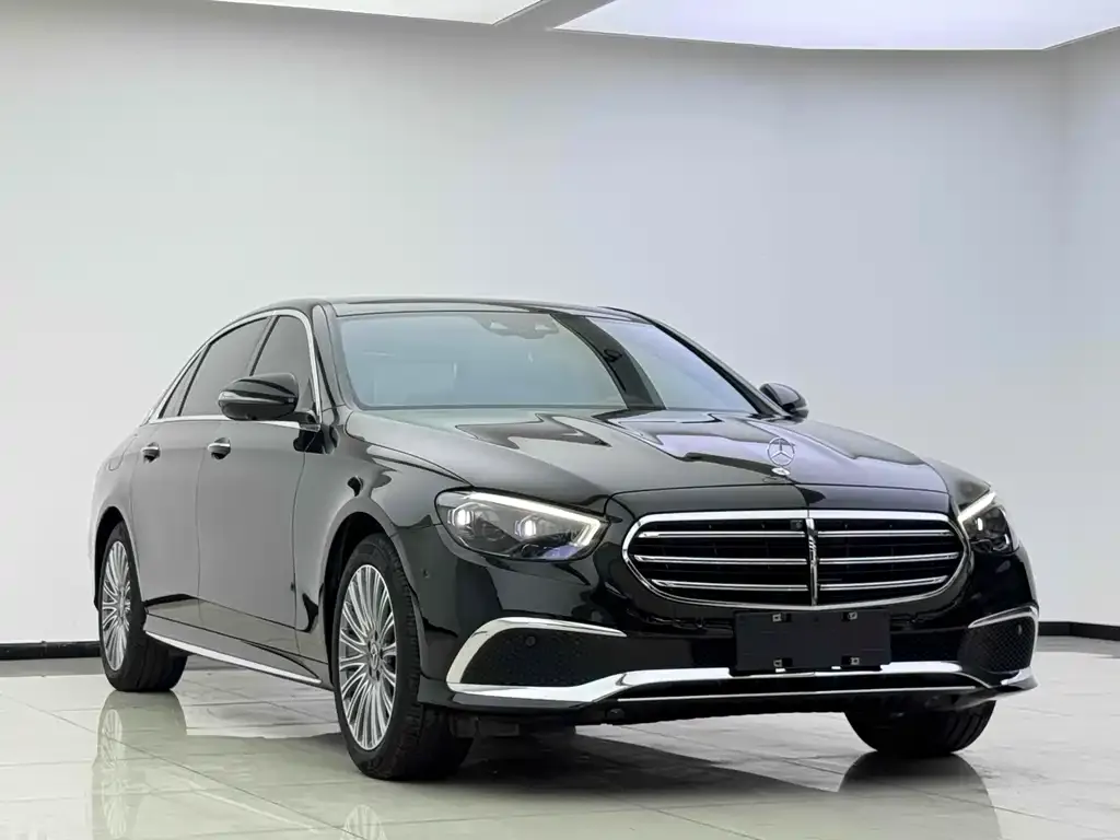Mercedes-Benz E-Class — фото 4